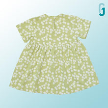 Load image into Gallery viewer, Dress - Knit - White Flowers ( Green )
