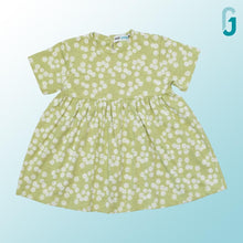 Load image into Gallery viewer, Dress - Knit - White Flowers ( Green )
