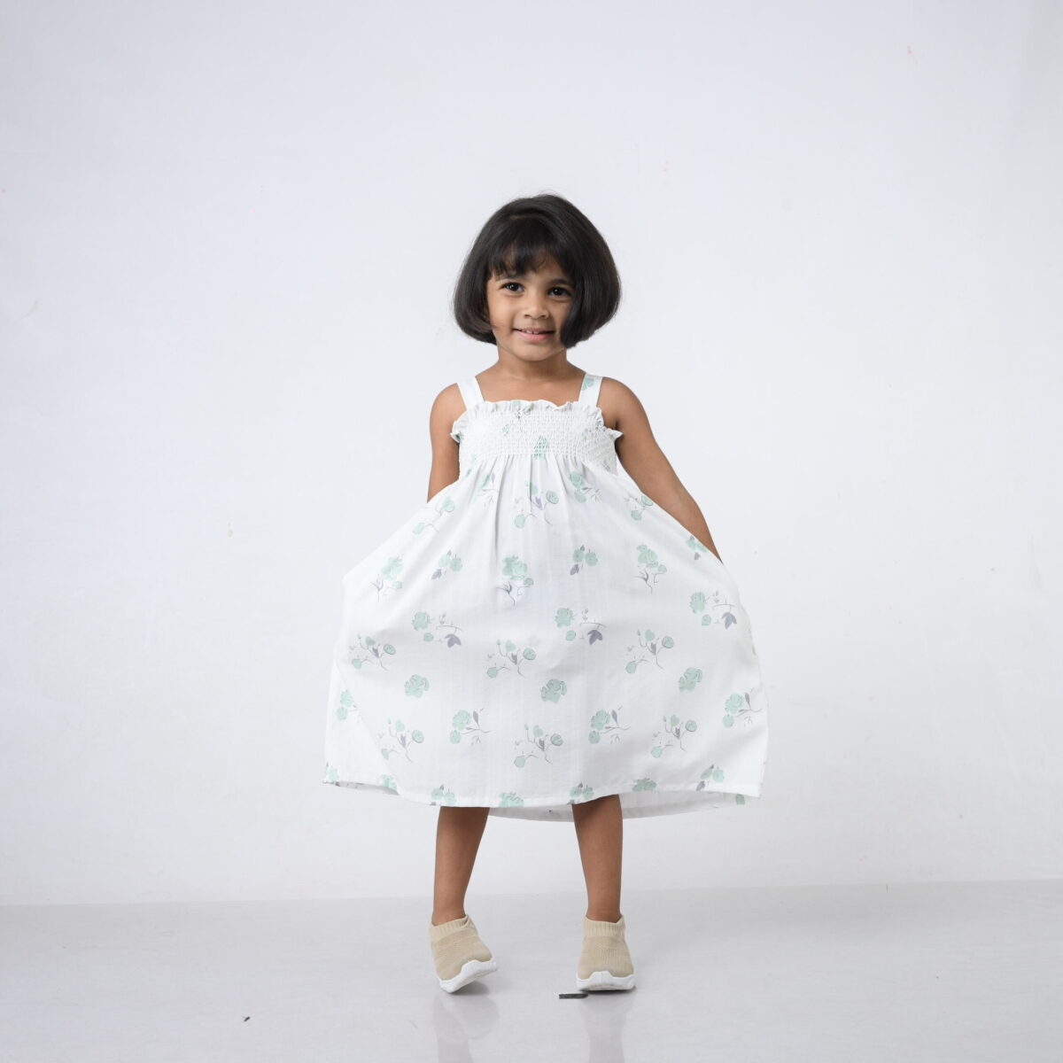 Dress Smocking White Flowers Straps - Image 2