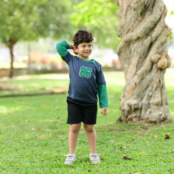 Crew Neck Grey/ Green Long Sleeves 86